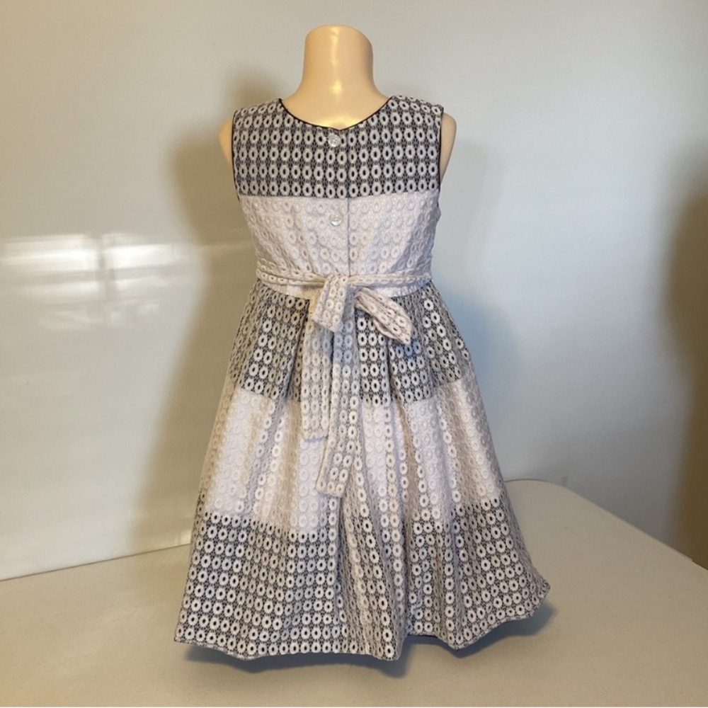 Girls party dress - Picture 2 of 7